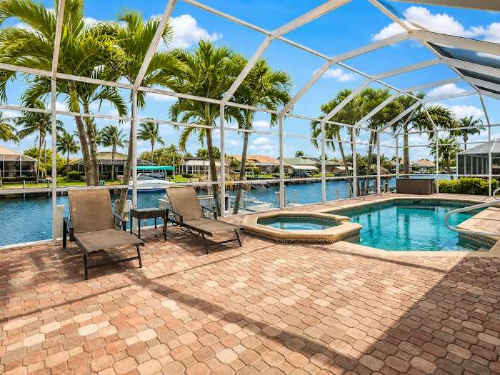 Luxe Waterfront Cape Coral Villa photo 2