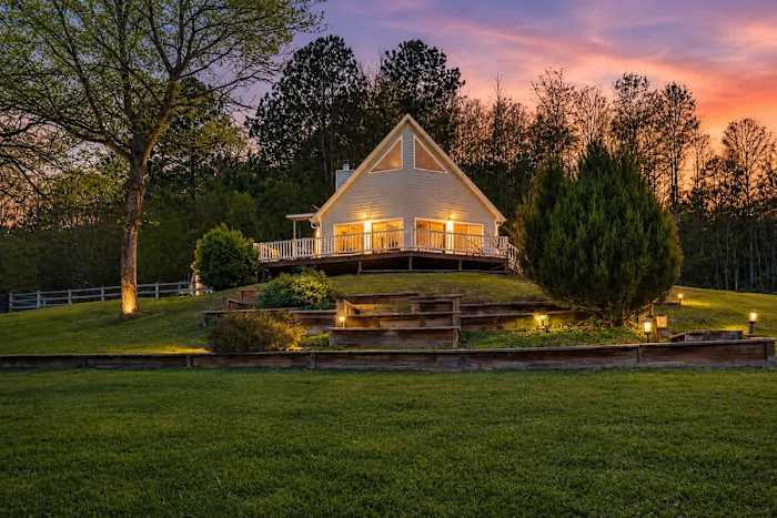 Luxe 2BR Cabin photo 3