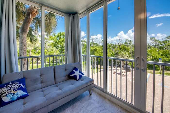 South end 2BR 2BA Across Street from Beach photo 4