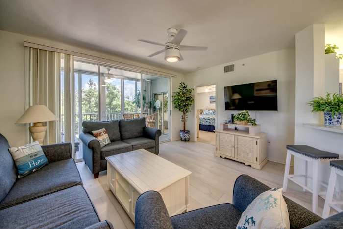 South end 2BR 2BA Across Street from Beach photo 2