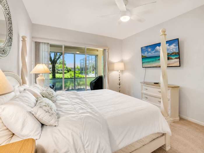 Luxe FL 3BR in Country Club photo 4