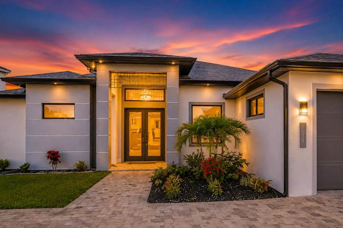 Brand New Luxe Waterfront Villa photo 2
