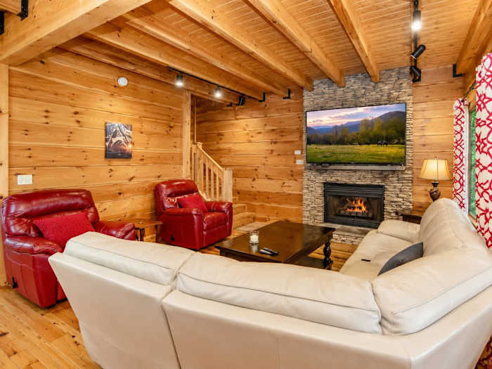 Luxury Cabin with Hot Tub photo 5