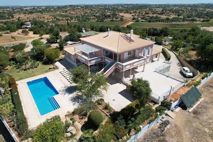 Villa Almeida 