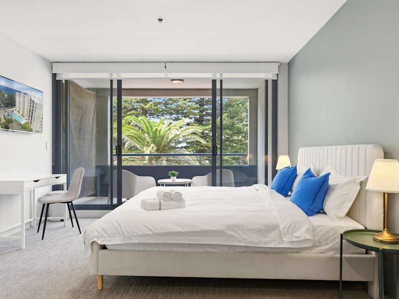 Modern Studio in Central Cronulla 2