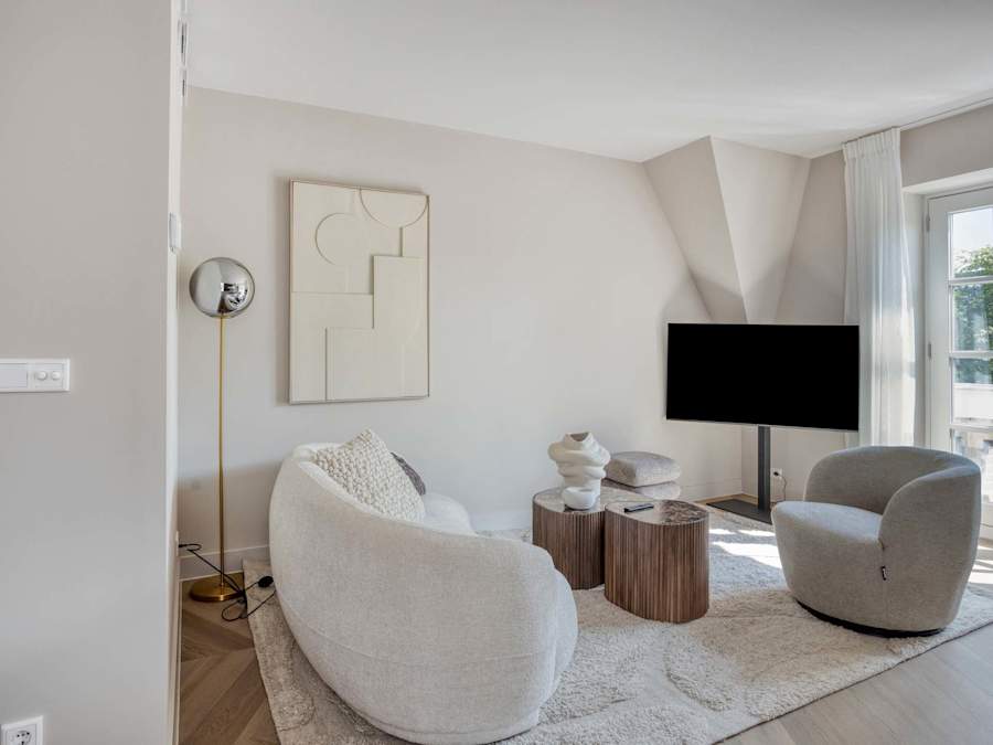 Renovated two-bedroom apartment with balcony on Bergsingel, Rotterdam Noord
