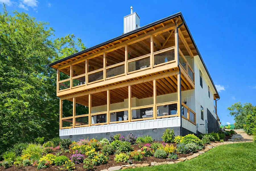 Smoky Mountain Lake Retreat