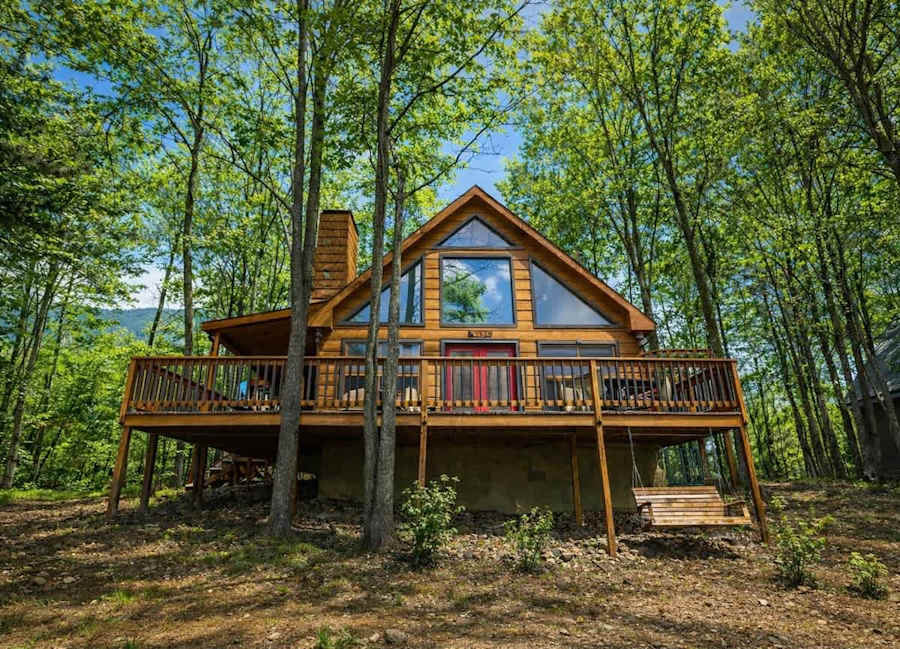 Charming Smoky Mtn Cabin w/ Hot Tub & Arcade