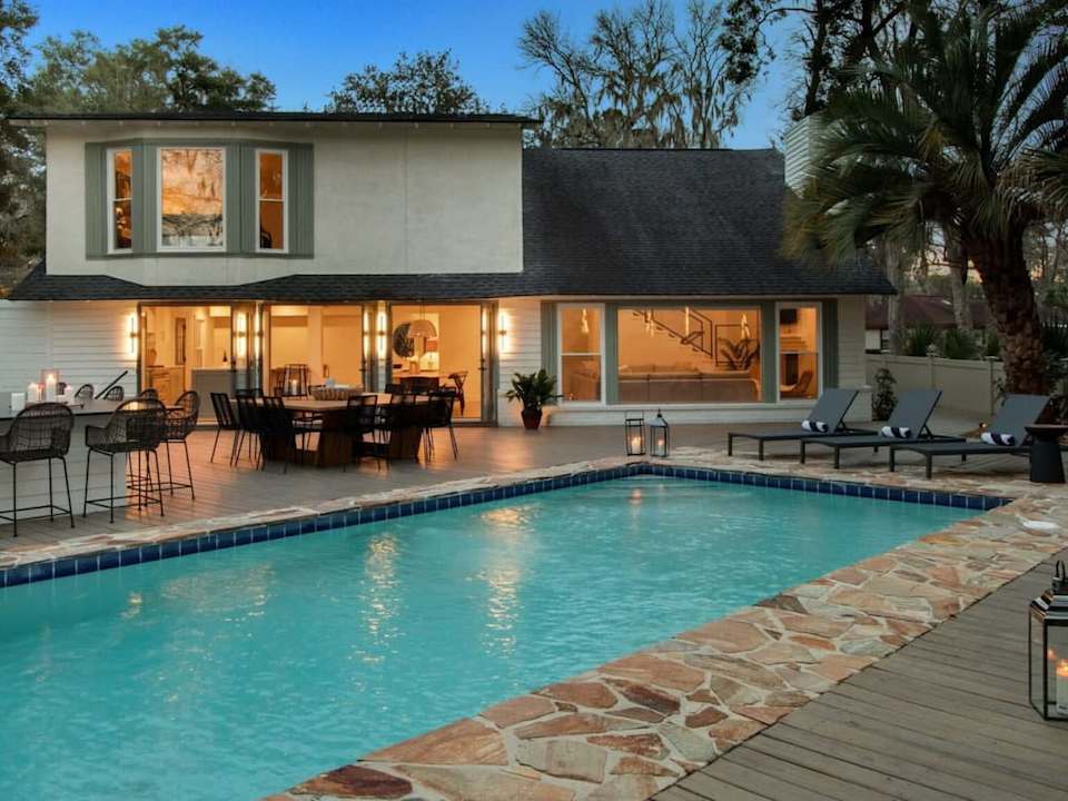 Lakefront Oasis, Pool & Hot Tub