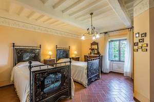 Arezzo villa rental