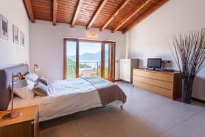 Family friendly Italian Lakes villa rental