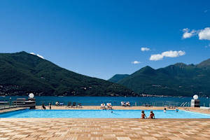 Lake Maggiore holiday apartment with pool