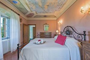 Arezzo villa rental