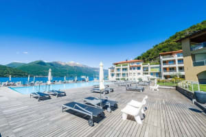 Modern Italian Lakes apartment with pool