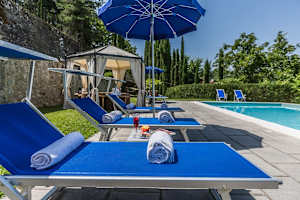 Arezzo villa rental