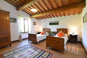 3 bedroom Umbria villa with pool