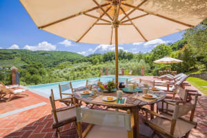 Tuscany villa with pool