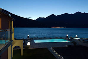 Italian Lakes holiday apartment with pool