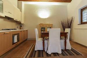 2 bedroom Foligno apartment rental