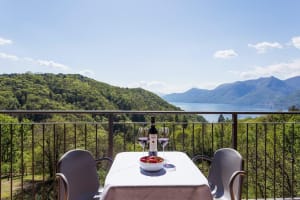 Family friendly Italian Lakes villa rental