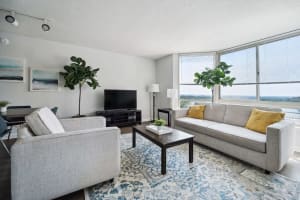 2BR Executive City Suite With Gym & Pool — Arlington, VA — vacation rental