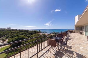 Open common space with ample seating at the 10th floor