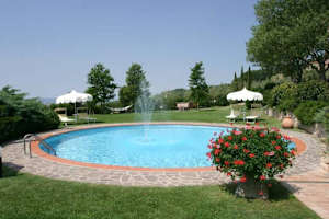 Tuscany apartment with pool