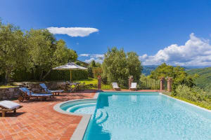 Tuscany villa with pool