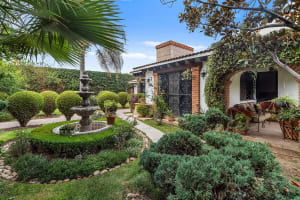 CASA TEQUIS