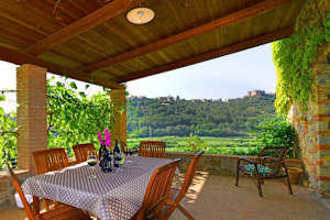 3 bedroom Umbria villa with pool