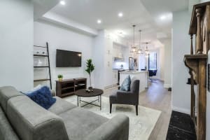 Chic 1BR Retreat near Dundas Square