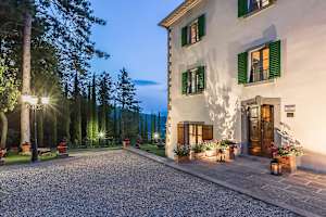 Arezzo villa rental