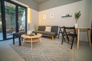 Apartment Private Terrace Steps from Metro