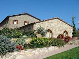 Tuscany apartment with pool