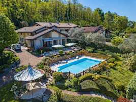 Villa Collina: Stunning 5 bedroom villa with pool