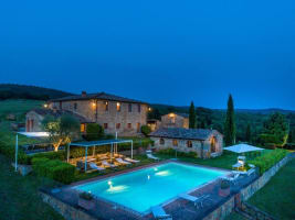 Stunning luxury Tuscany villa rental