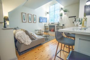 The Wanderer - Walk To Downtown - On Bike Trail — Fayetteville, AR — vacation rental