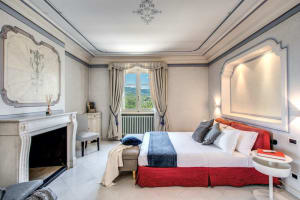 6 bedroom Lucca villa