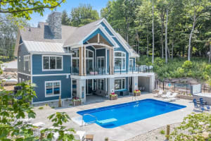 Blue Waters Edge Lake Michigan beach house, heated pool*, hot tub, newly built 2020! — Ludington, MI — vacation rental