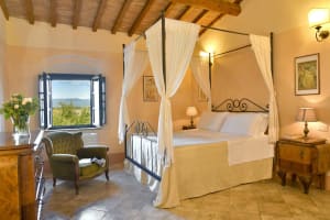 9 bedroom Tuscany villa