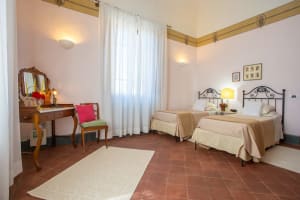 5 bedroom Tuscany villa