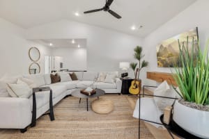 The Monroe - Modern Townhome - 1 mi to DT — Bentonville, AR — vacation rental