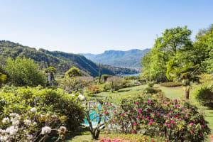 Stunning Italian Lakes villa with pool