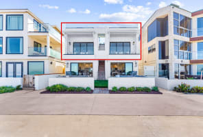 Entire Upper Oceanfront Masterpiece with Rooftop — San Diego, CA — vacation rental