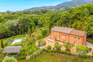 10 bedroom Lucca villa