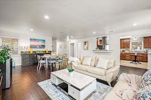 Spacious Retreat w Large Kitchen & Outdoor Patio — Pasadena, CA — vacation rental