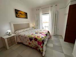 Alojamiento con balcón y espectaculares vistas al mar, totalmente equipado - image 2