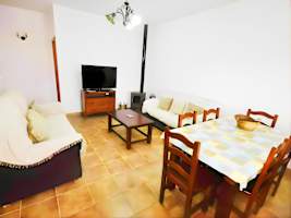 Chalet con Terraza y Barbacoa a 3 min de la Playa El Palmar - image 3