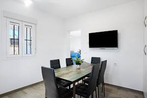 Villa con piscina privada, terraza privada - image 2