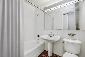 Photo #10 of River Villa | 17th-floor 4BR w/Doorman, Gym, Pool Photo #10 of River Villa | 17th-floor 4BR w/Doorman, Gym, Pool